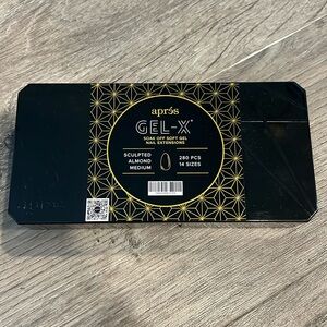 Sculpted almond medium nail tips